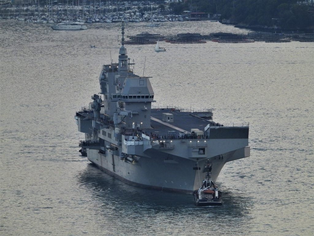 Imagen del LHD Trieste durante su periodo de pruebas antes de ser entregado a la Marina italiana