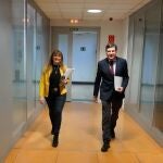 El consejero de Economía y Hacienda, Carlos Fernández Carriedo junto a María Isabel Campos, directora general de Presupuestos, Fondos Europeos y Estadística, antes de dar los datos de la Contabilidad Regional del último trimestre de 2022