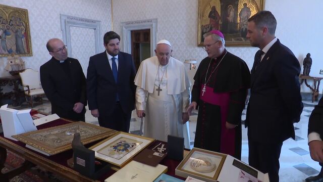 El presidente de la Región de Murcia es recibido por el Pontífice en audiencia privada