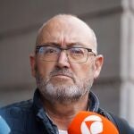 El exdiputado nacional del PSOE Juan Bernardo Fuentes tras declarar por el caso Mediador ante la jueza que lo ha dejado en libertad con cargos.