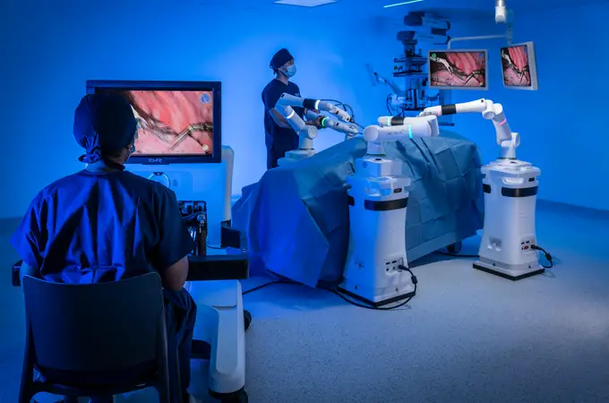 La cirugía asistida por robots ahorraría costes al Sistema Nacional de Salud 