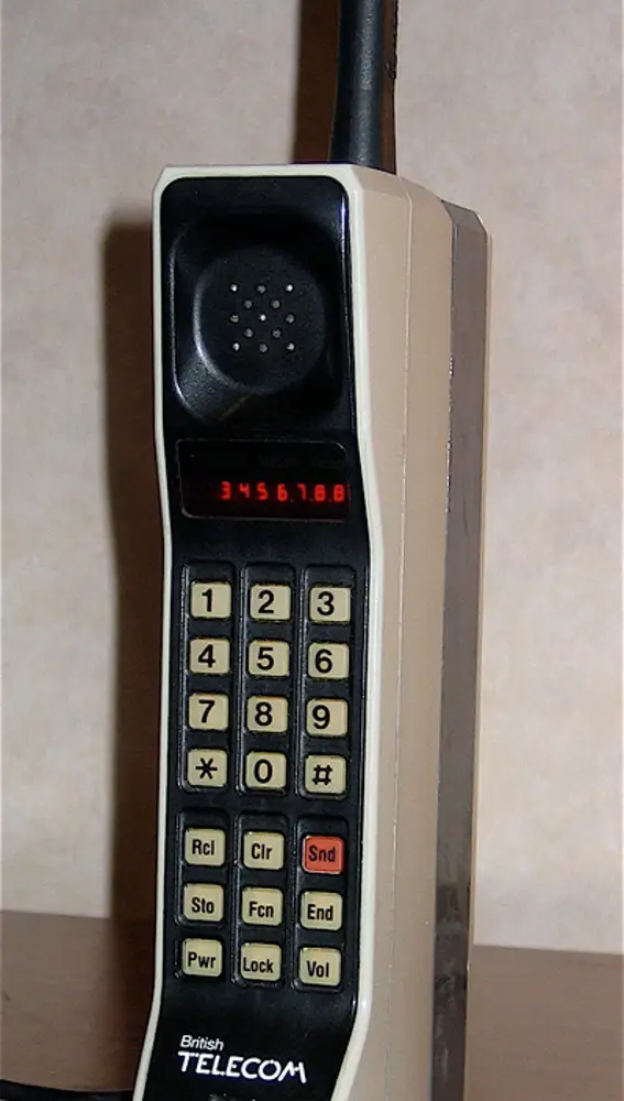Motorola DynaTAC 8000X.