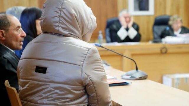 El tribunal indica que "fue consciente de lo que hacía" y "buscó un sistema para acabar con la vida de su hija". 