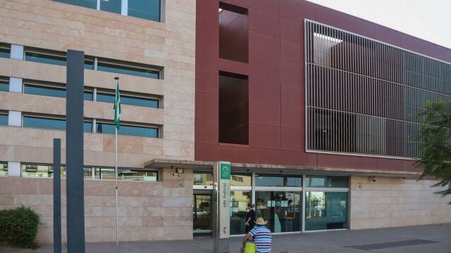 Fachada de los juzgados de Vélez-Málaga