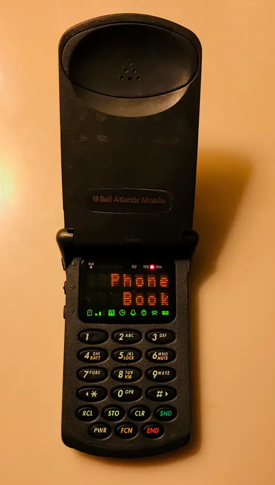 Motorola StarTAC 8500.