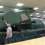 Tanques, sistemas de misiles y obuses inflables de goma para engañar al ejército ruso