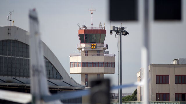 Economía/Transportes.- Continúa en marzo la huelga en las torres de control privatizadas
