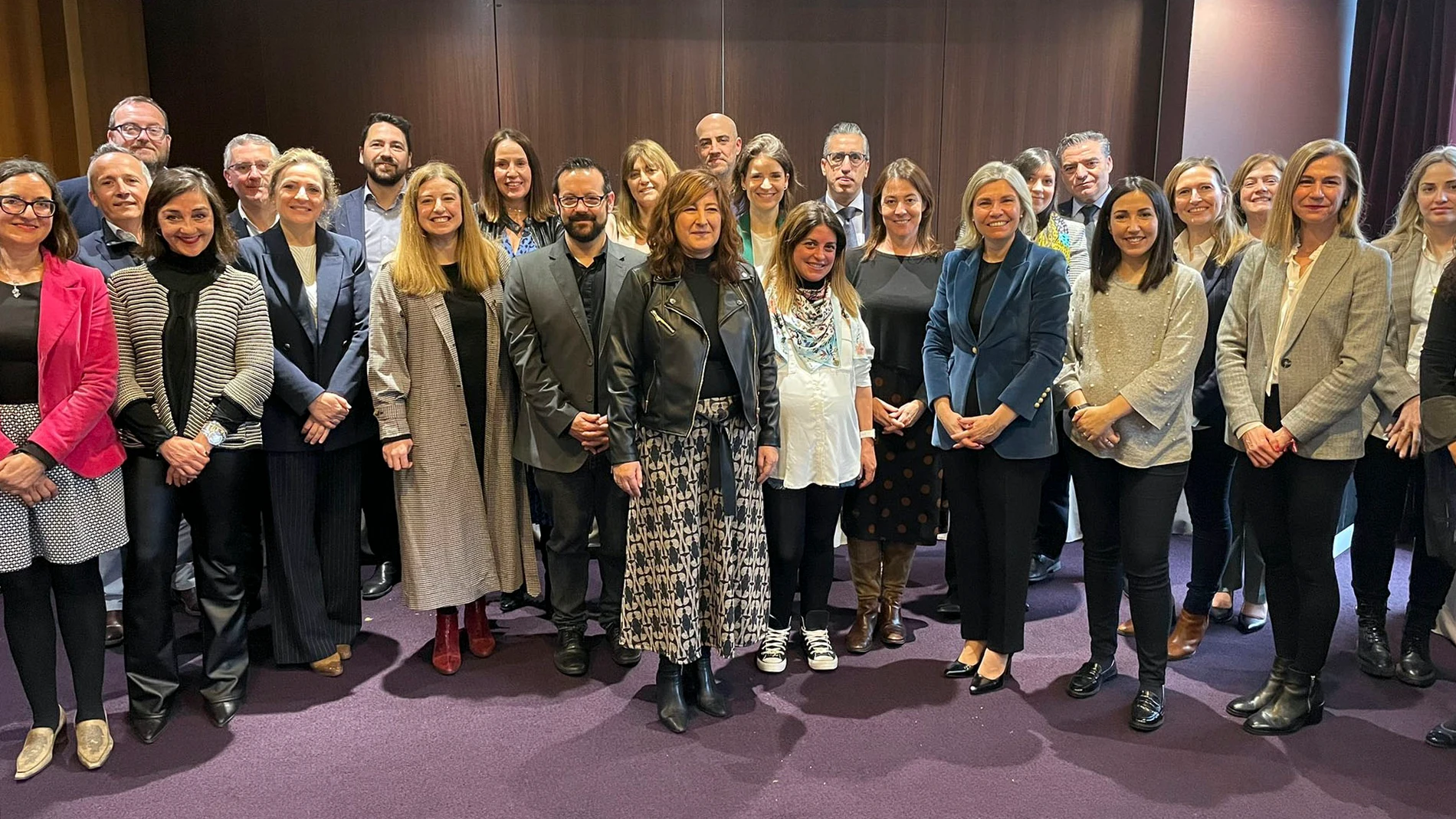 Participantes en un desayuno directivo organizado por EXECyL y CaixaBank con motivo del Día de la Mujer para enfatizar el talento en clave femenina
