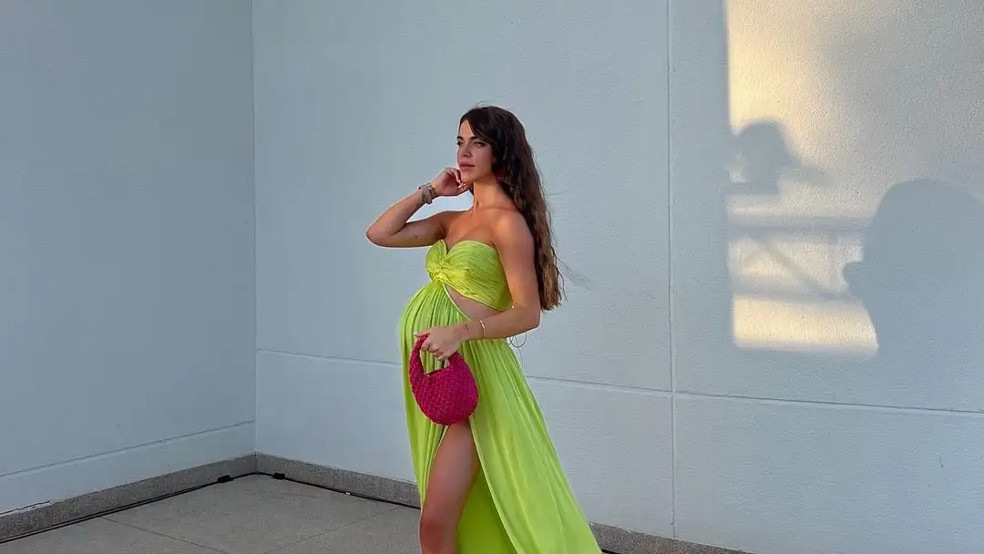 Violeta Mangriñán con vestido verde lima