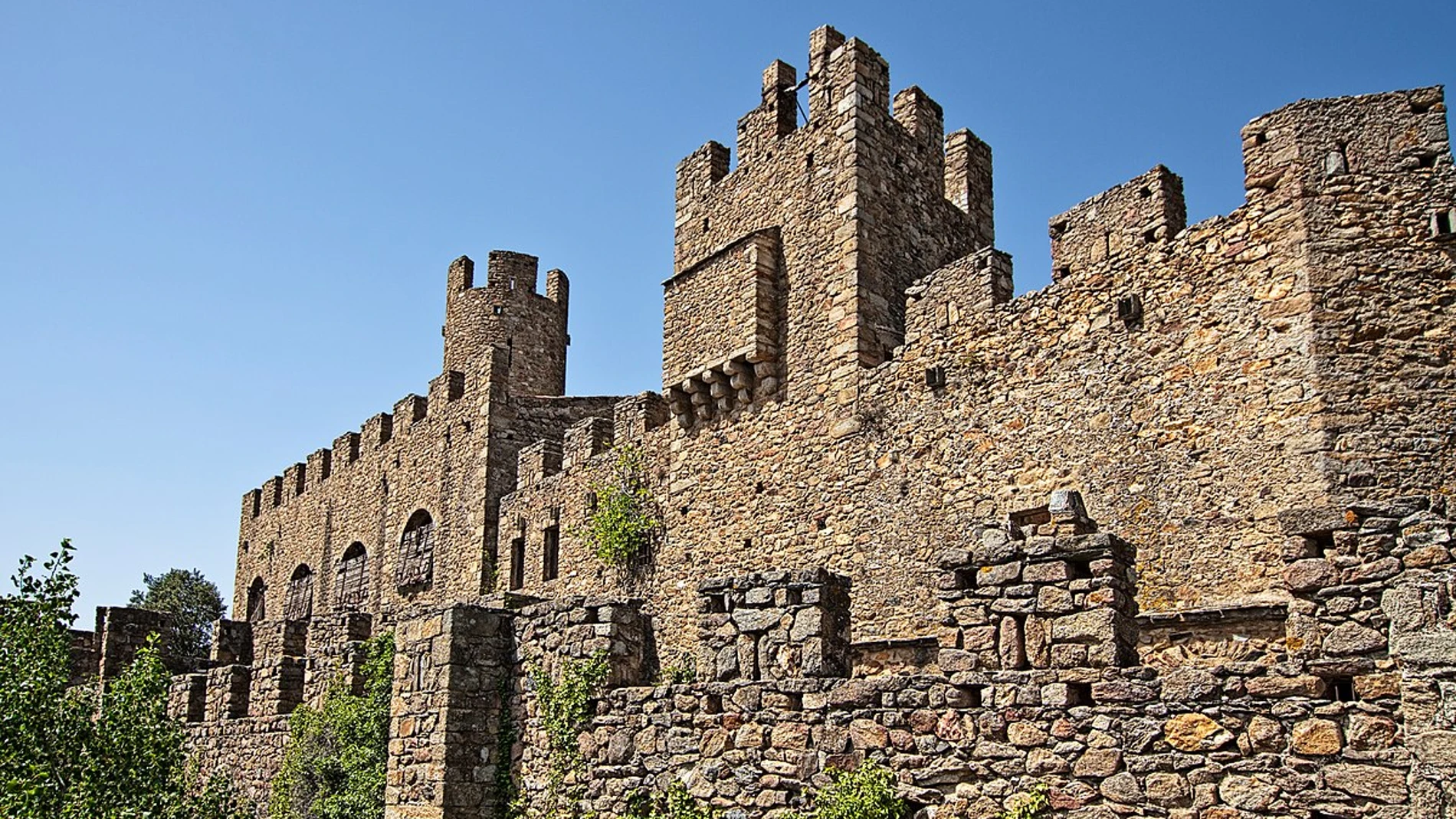 Una imagen del castillo de Requesens