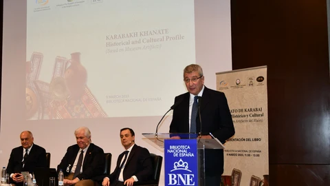 Una apasionante historia traza la reconstrucción de Azerbaiyán