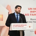 El presidente de la Región de Murcia, Fernando López Miras, esta mañana durante la presentación