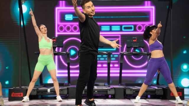 Lorenzo se anima a bailar