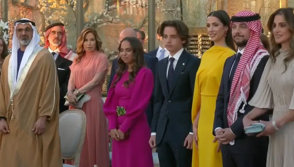 Reina Rania de Jordania en la boda de su hija Iman