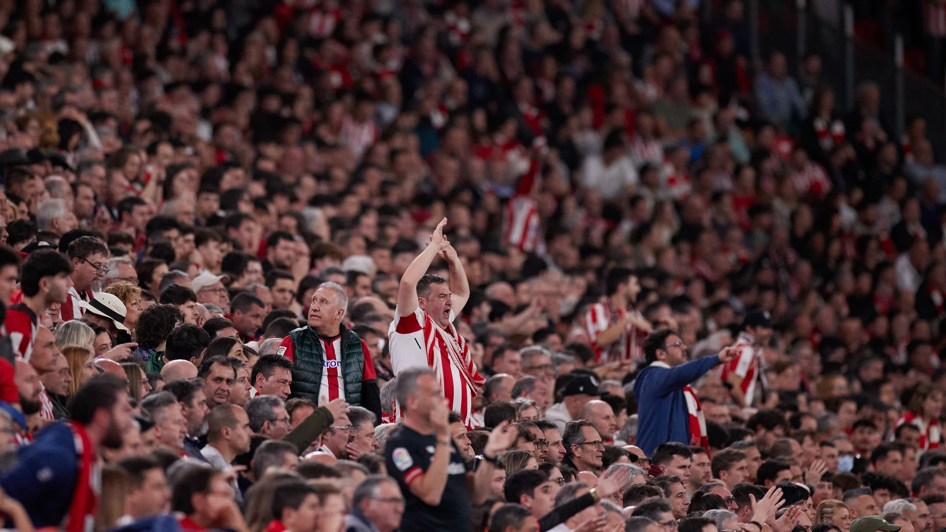 Supporters of Athletic Club reacts during the LaLiga Santander match between Athletic Club and FC Barcelona at San Mames on March 12, 2023, in Bilbao, Spain. Ricardo Larreina / Afp7 12/03/2023 ONLY FOR USE IN SPAIN