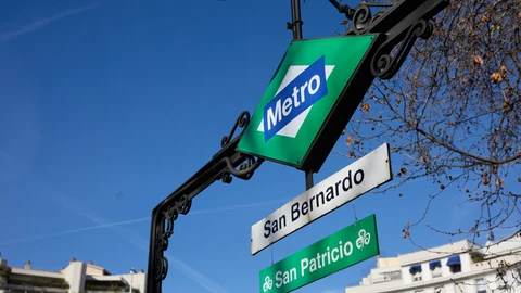 El Metro de San Bernardo se tiñe de verde por la celebración de la Semana de Irlanda