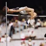 Dick Fosbury cambió la historia en el salto de altura