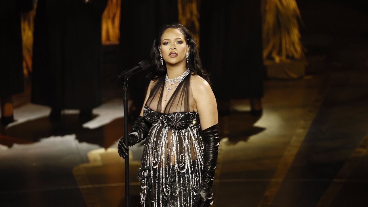 Rihanna's spectacular performance and her disappointment at the Oscars