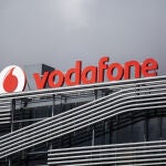Economía.- (AMP) Vodafone España subirá un 3% los sueldos de sus empleados en su próximo año fiscal