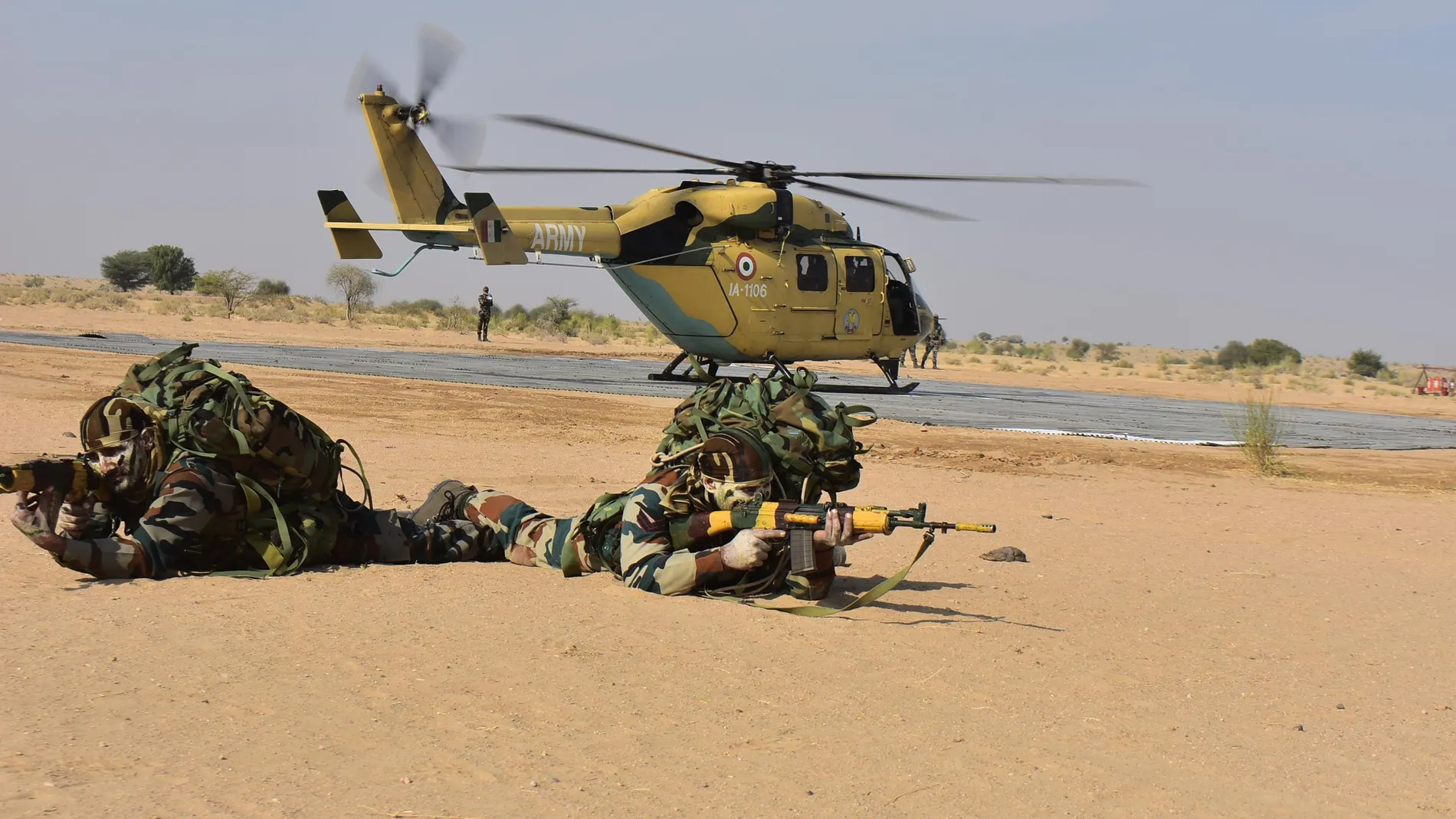 Soldados del ejército indio, durante unas maniobras