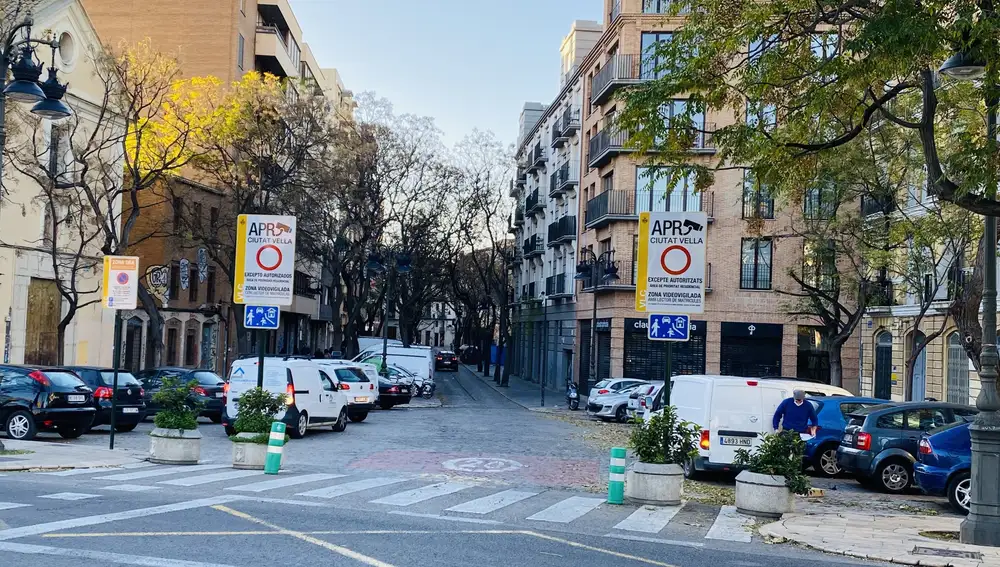 Ribó tramitará inmediatamente los permisos para que los sacerdotes de iglesias de Ciutat Vella puedan acceder en coche