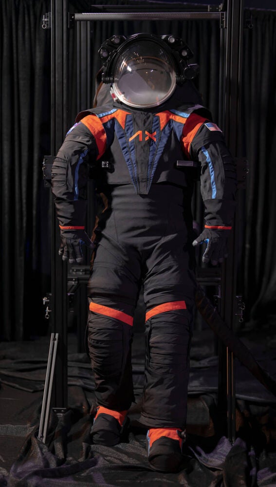 El traje espacial con el que el hombre pisará de nuevo la Luna.