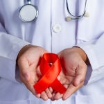 La primera mujer del mundo logra curarse de VIH tras un trasplante de células madre