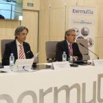 Rafael Tortuero, director territorial de Ibermutua en Castilla y León y La Rioja, y Juan Carlos De Margarida, presidente del Colegio de Economistas (ECOVA) inauguran la jornada