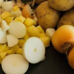 Por qué no se deben guardar las patatas y las cebollas juntas