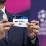 Altintop sacó la bola del Real Madrid en el sorteo de cuartos