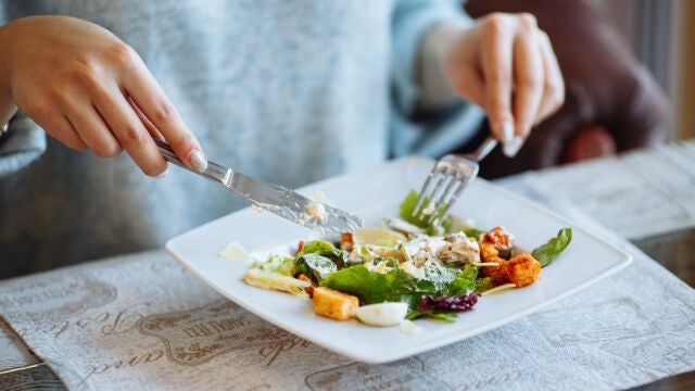 Lo que deberías cenar tres veces por semana para perder peso sin esfuerzo