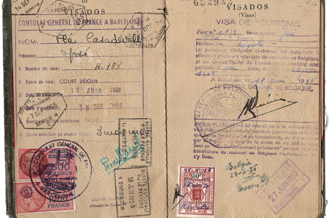 El pasaporte que guardaba el chófer de Josep Pla