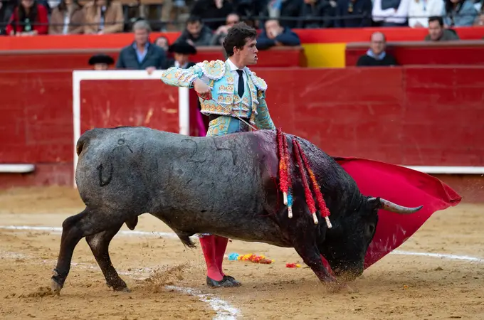 Daniel Luque y el toro Príncipe elevan el listón de la feria de Sevilla