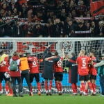 Los jugadores del Leverkusen celebran la victoria ante el Bayern