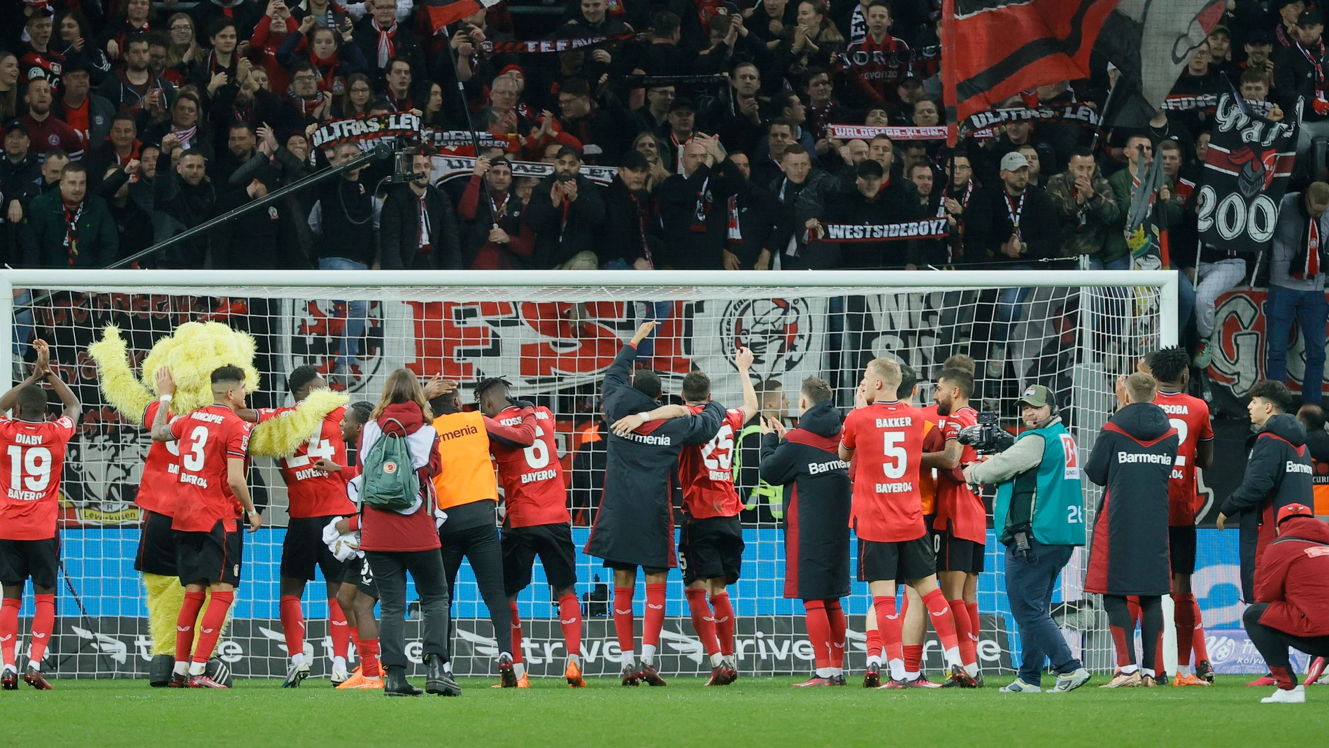 Los jugadores del Leverkusen celebran la victoria ante el Bayern