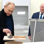 VÍDEO: Ucrania.- Vladimir Putin hace una "visita de trabajo" sorpresa a Mariúpol