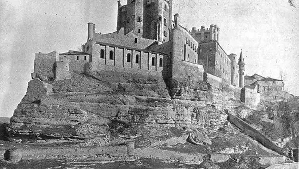 Así quedó el Alcázar de Segovia tras el incendio sufrido en 1862