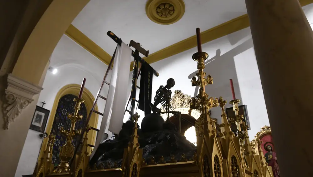Alegoría del Triunfo de la Santa Cruz, de la hermandad del Santo Entierro de Sevilla