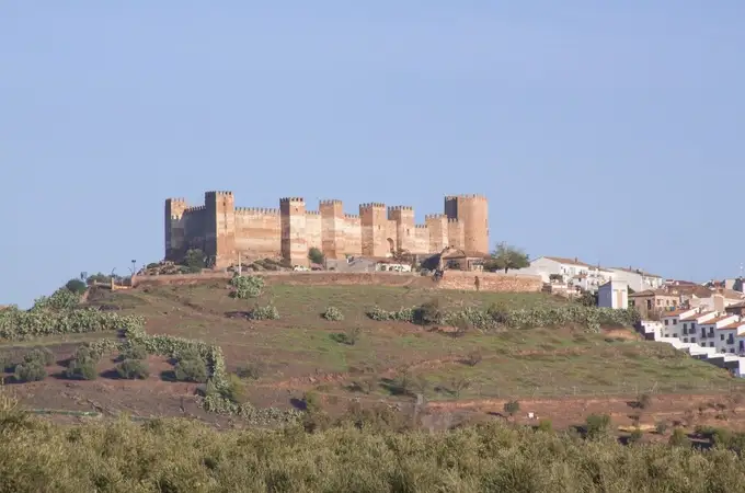 ¿Cuál es el castillo más antiguo de España?