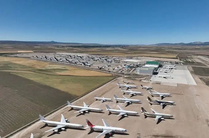 El Aeropuerto de Teruel, el mayor aparcamiento de aviones de Europa, sigue creciendo