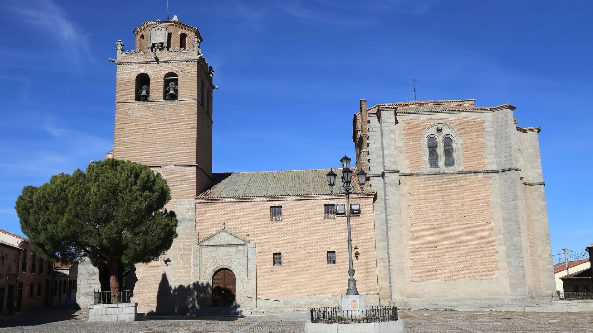 Iglesia de Nuestra Señora de la Asunción de Martín Muñoz de las Posadas (Segovia)