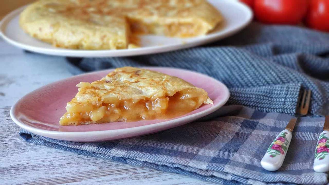 Poco Hecha ¿La tortilla con o sin cebolla? ¿Poco hecha o muy hecha? El CIS tiene ...