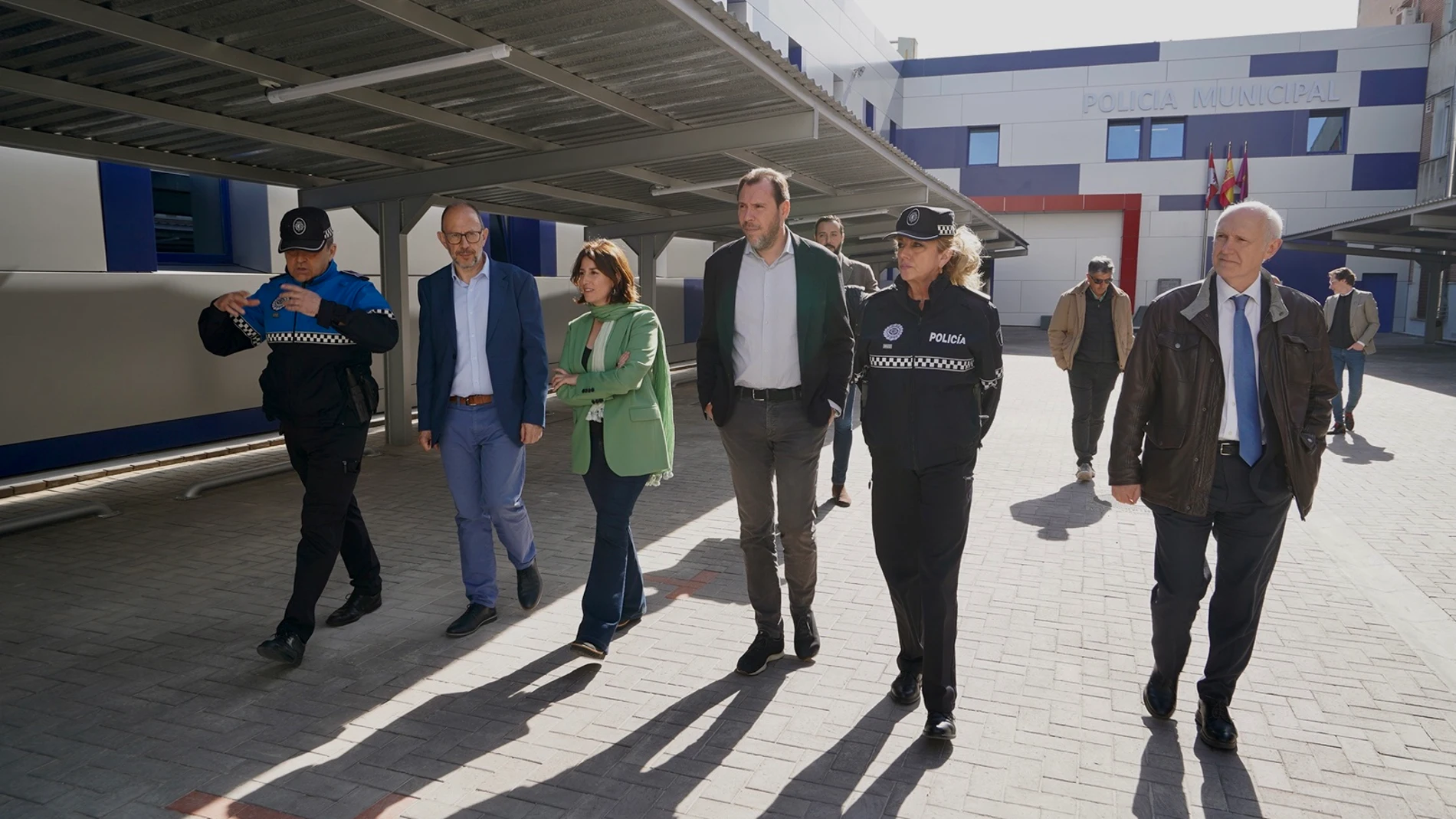 El alcalde de Óscar Puente visita a la Jefatura de la Policía Municipal de Valladolid
