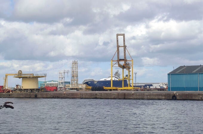 Múltiples heridos tras el vuelco de un buque de 3.000 toneladas y 76 metros en el astillero de Edimburgo