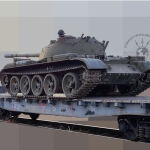Imagen de los T-54 transportados por ferrocarril este año.
