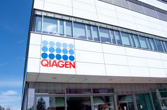 QIAGEN fue la compañía creadora del primer test marcado IVD (acreditado para  In Vitro Diagnostics) de SARS-CoV-2 en Europa.