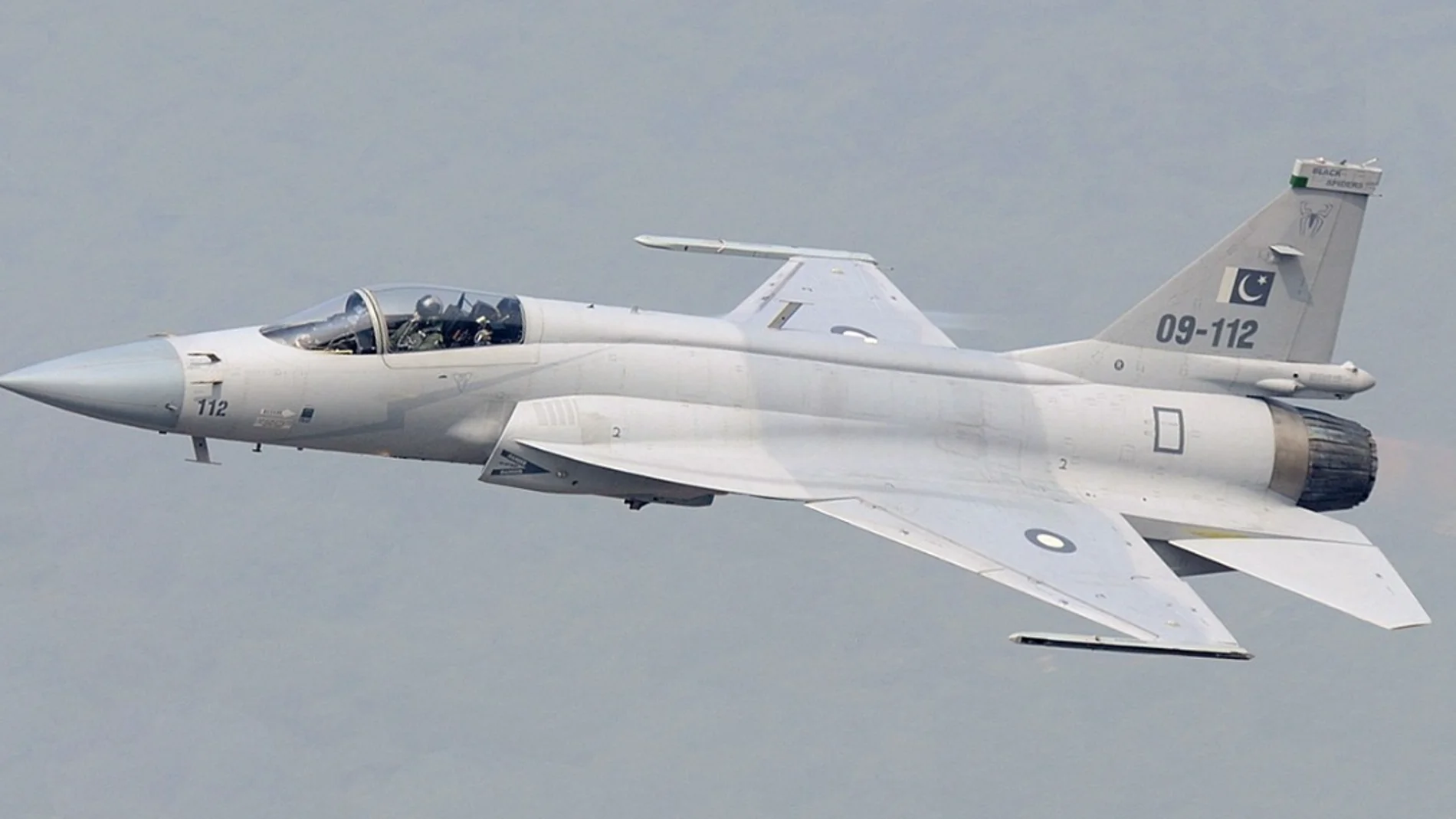 Un caza paquistaní JF-17 
