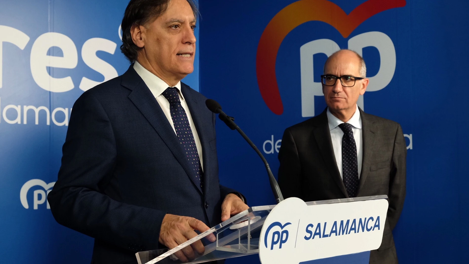 Carlos García Carbayo y Javier Iglesias durante la rueda de prensa
