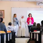 Laicas y religiosas imparten Teología en la universidad madrileña