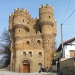 Castillo de las Cuevas, en Cebolleros (Burgos) levantado por Serafín Villarán el pasado siglo